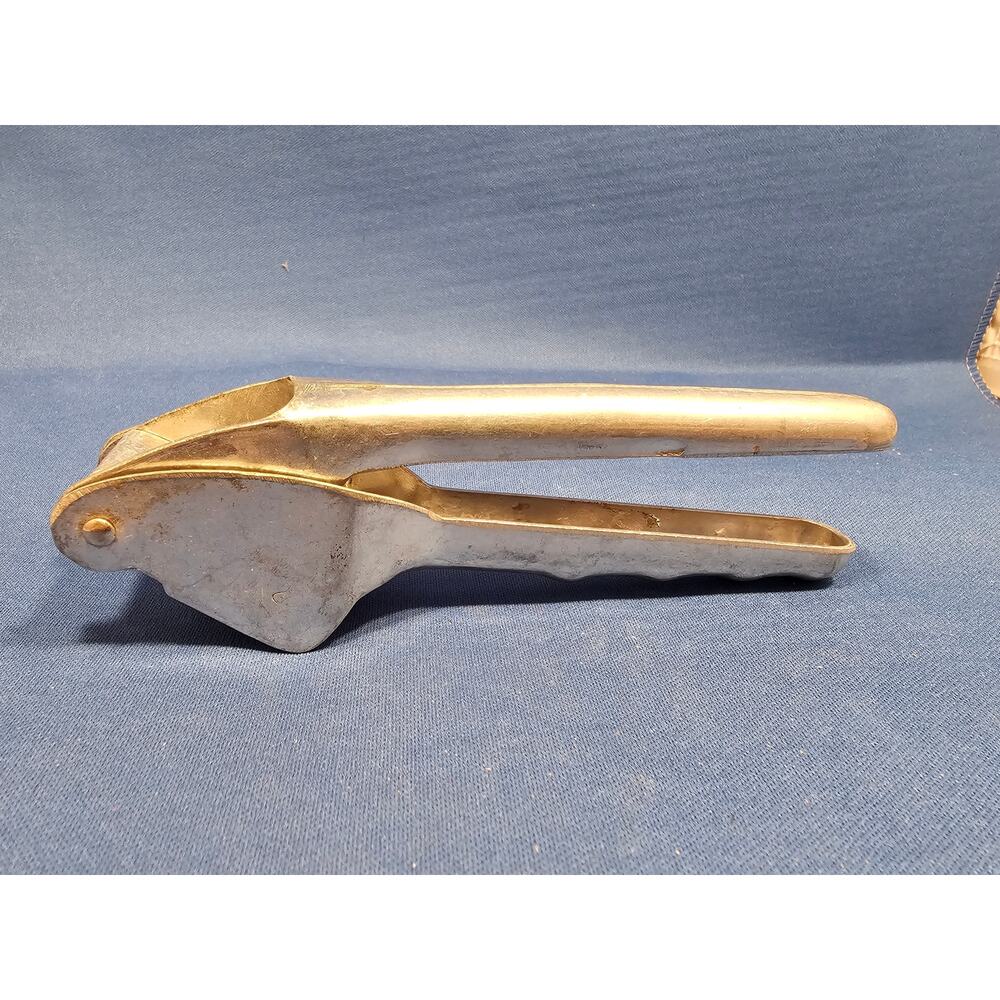 Aluminum Garlic Press - Taiwan - 6-1/4" long - clean
